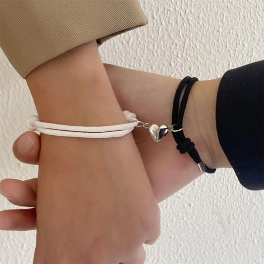 Bracelet en aimant pour couple, cœur noir et blanc